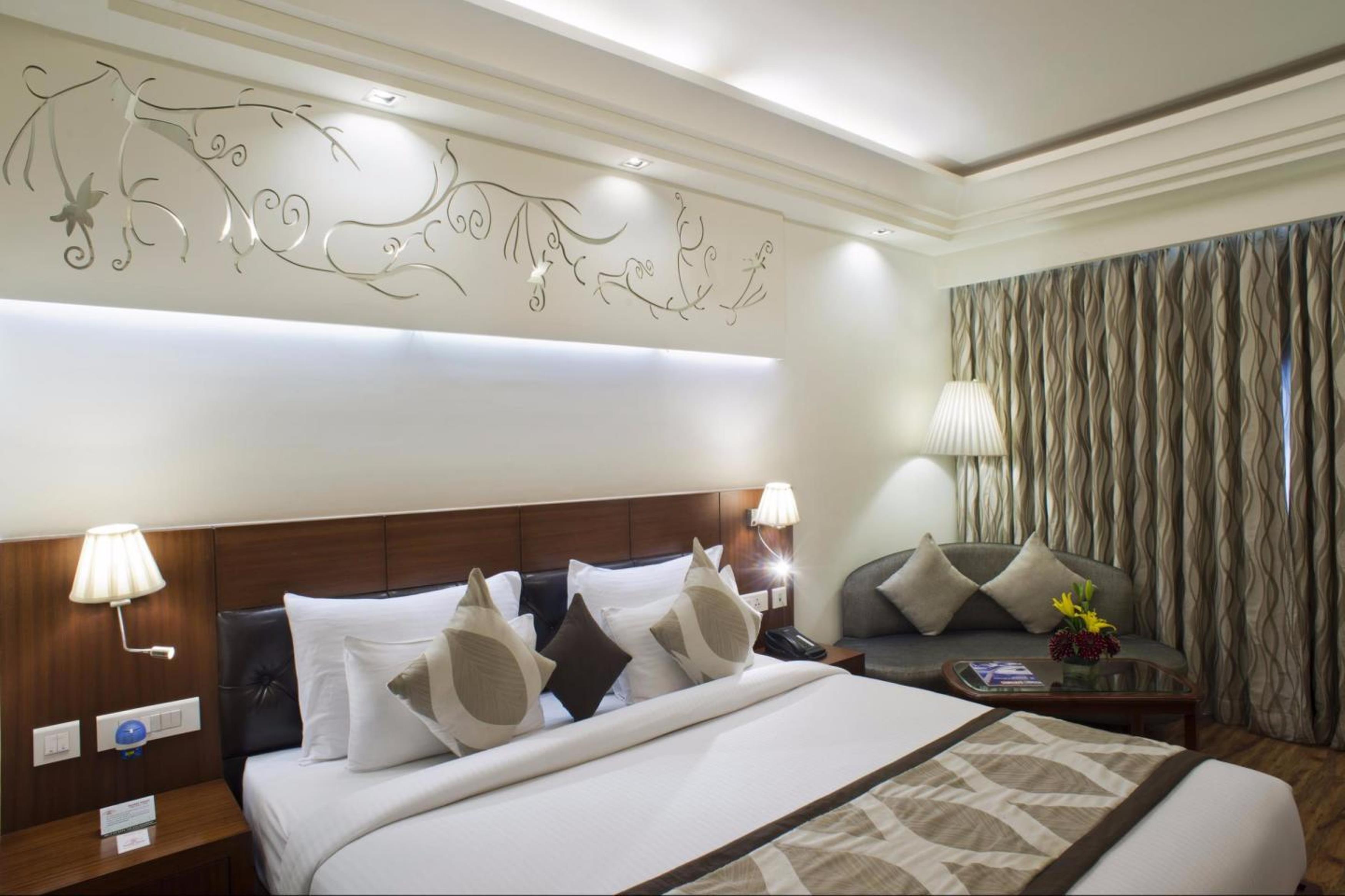 Regent Grand Hotel 4*