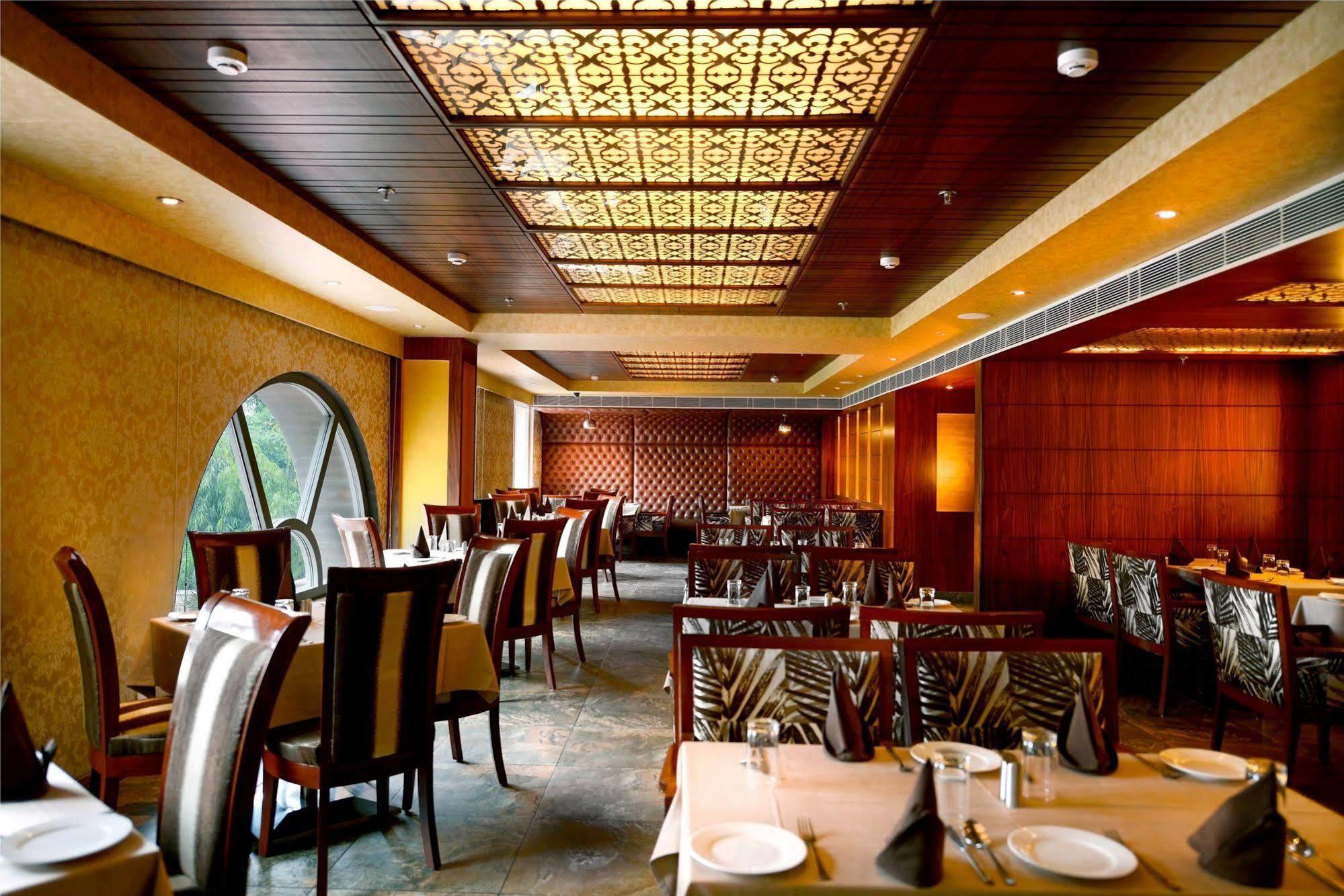 Regent Grand Hotel 4*